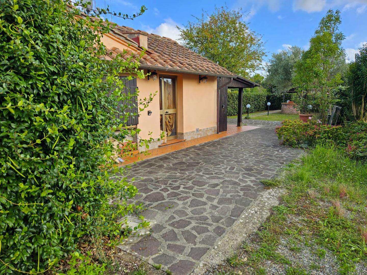casale in vendita a Cascina