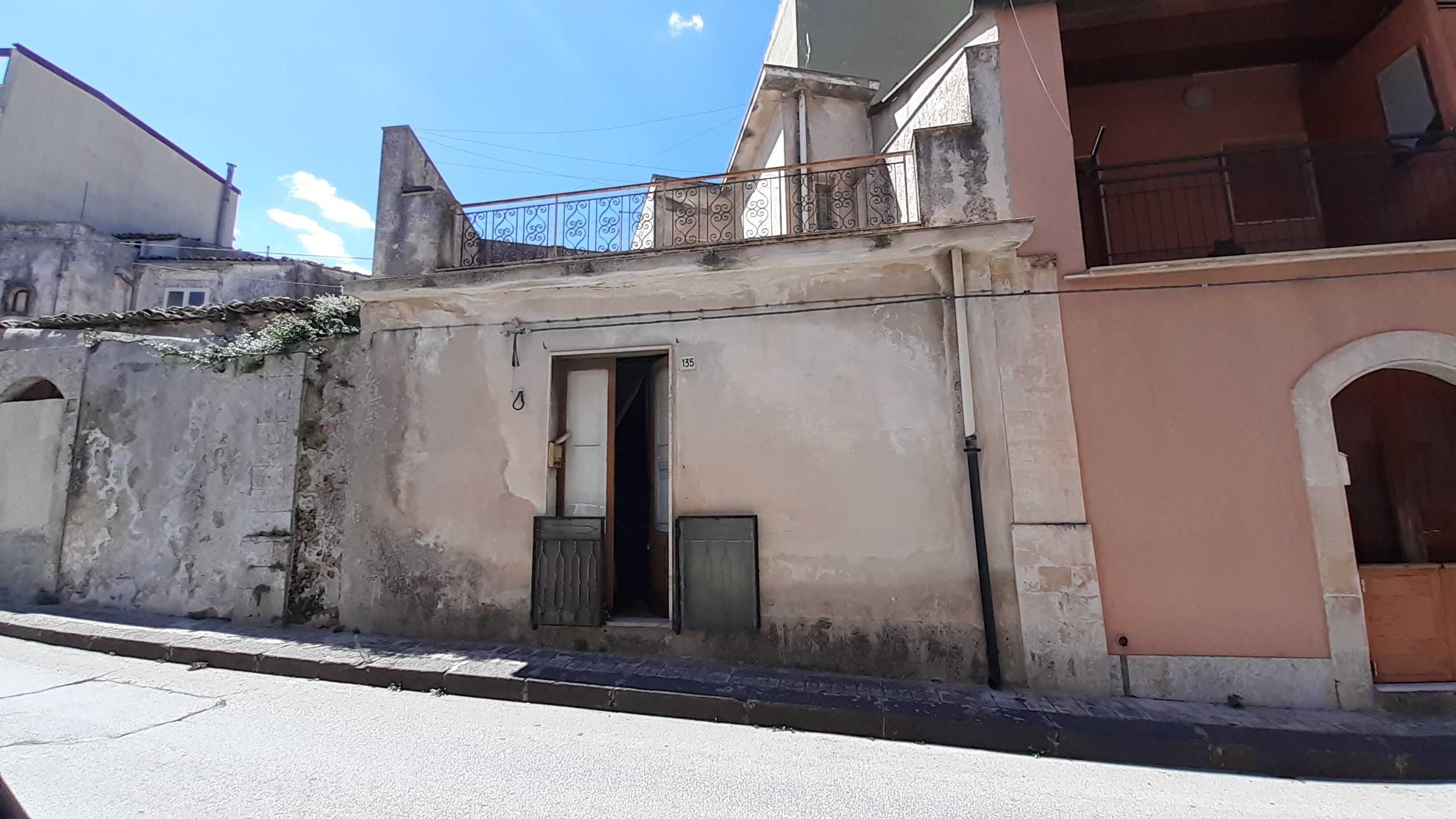 Casa indipendente Via Roma, Palazzolo Acreide
