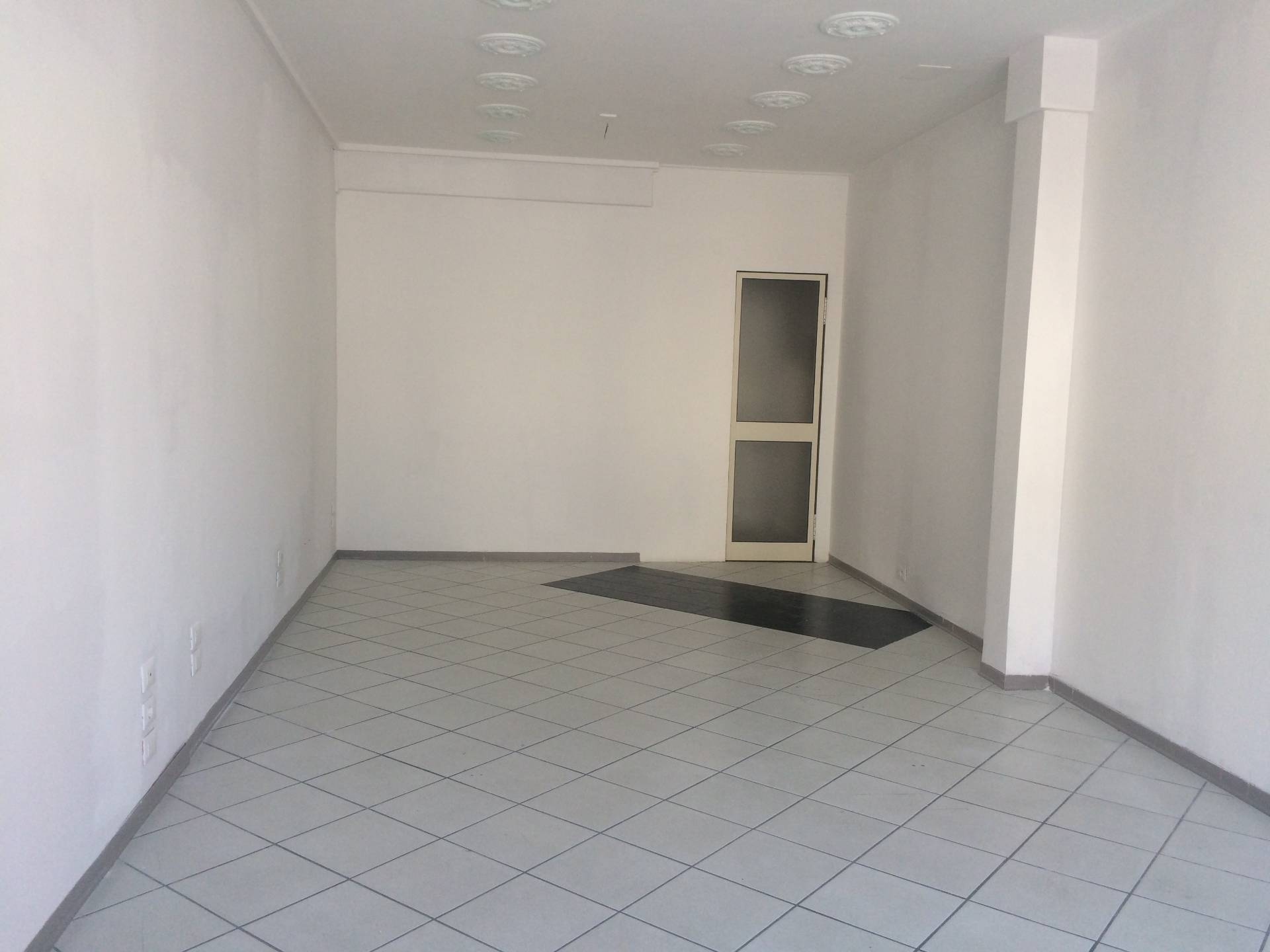 Attività  commerciale via tosco romagnola1220, Cascina