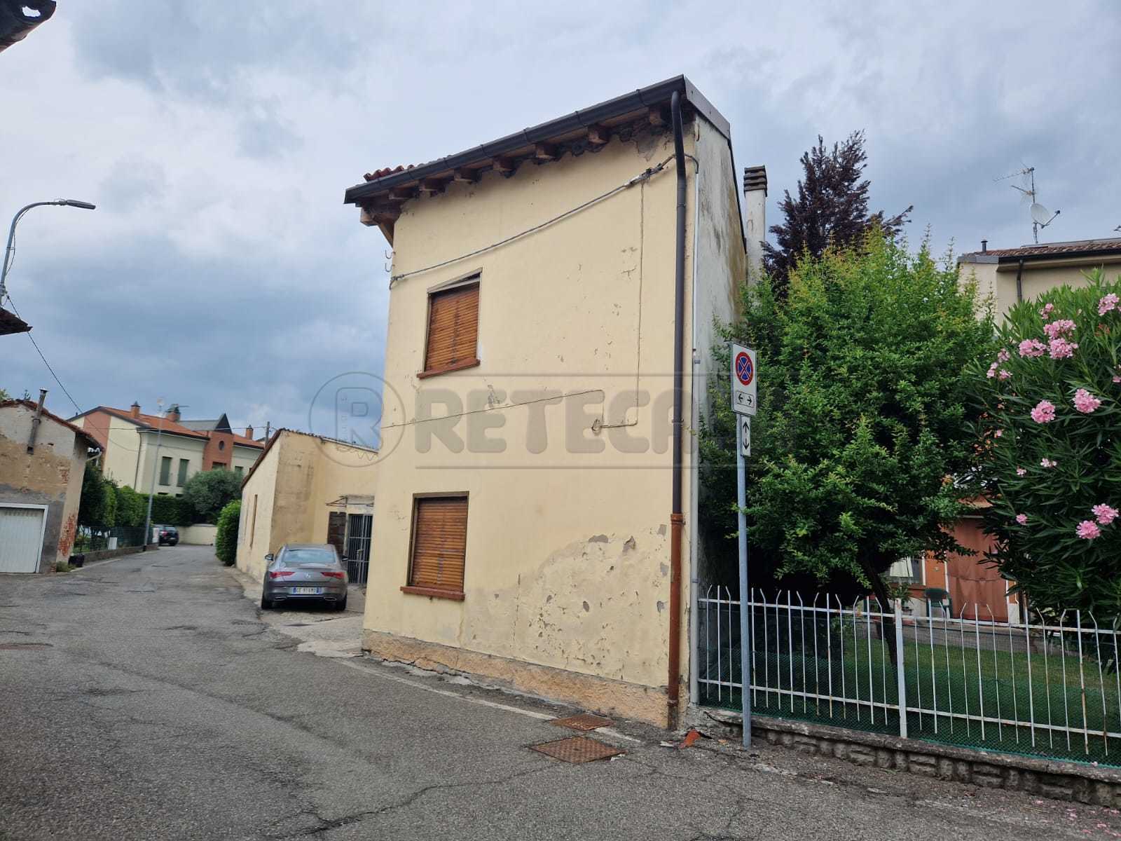 Casa indipendente Via Parigi, Castelvetro Piacentino