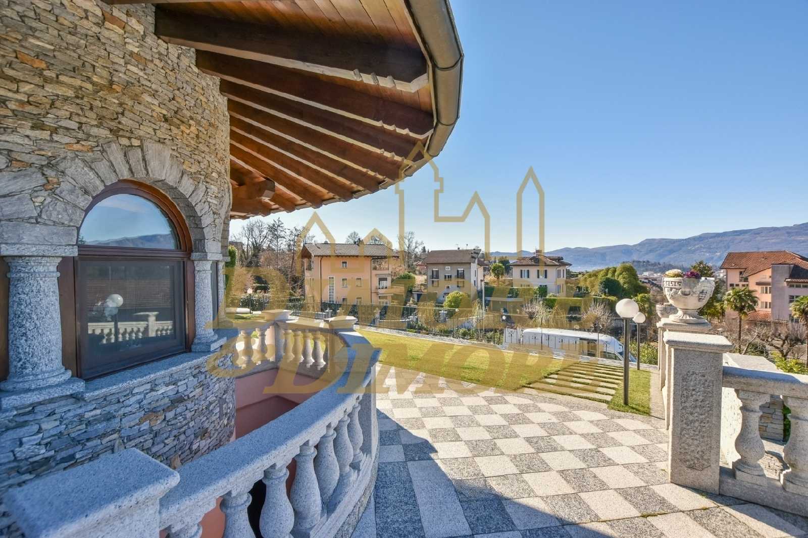 Casa indipendente Via Intra Premeno, Verbania