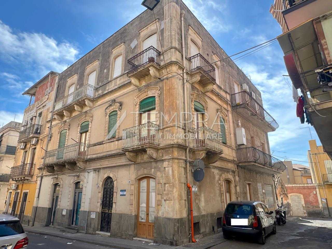 Casa indipendente VIA INZERILLI, Adrano
