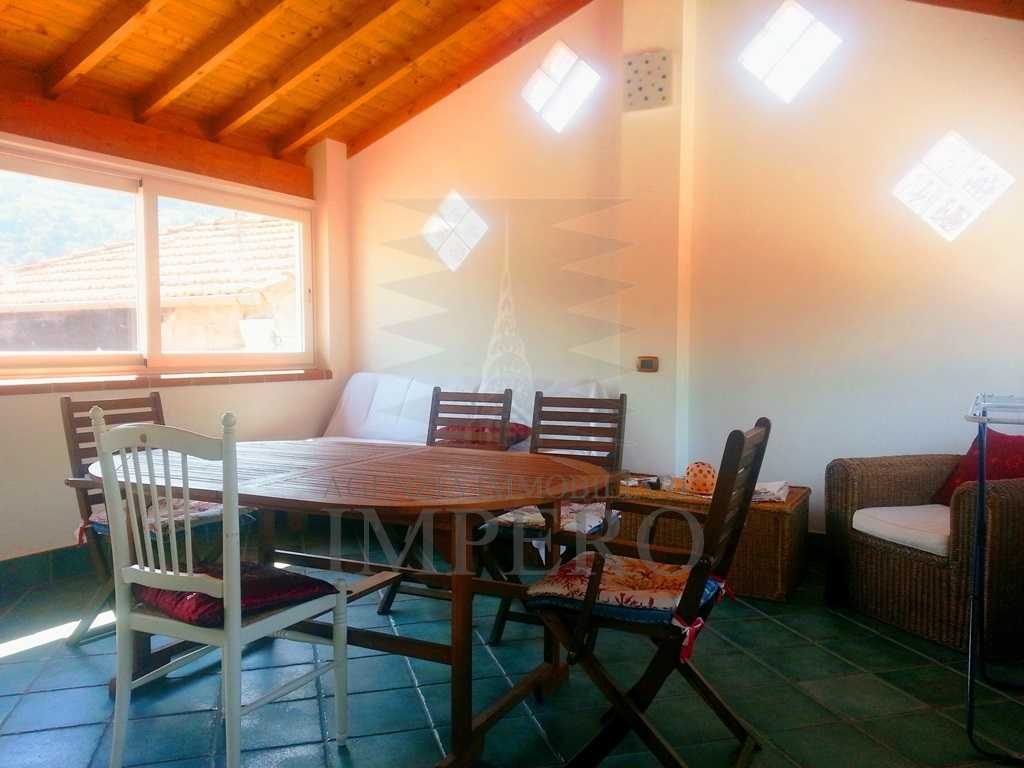 Porzione di casa Via eroi Camporossesi, Camporosso