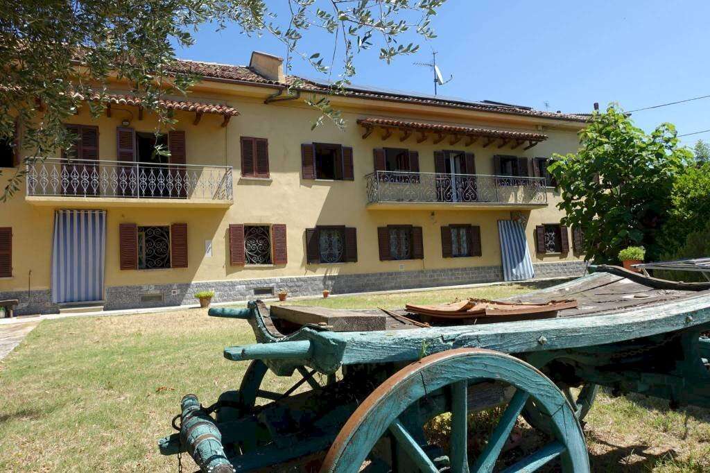 Rustico via Umberto I, San Marzano Oliveto