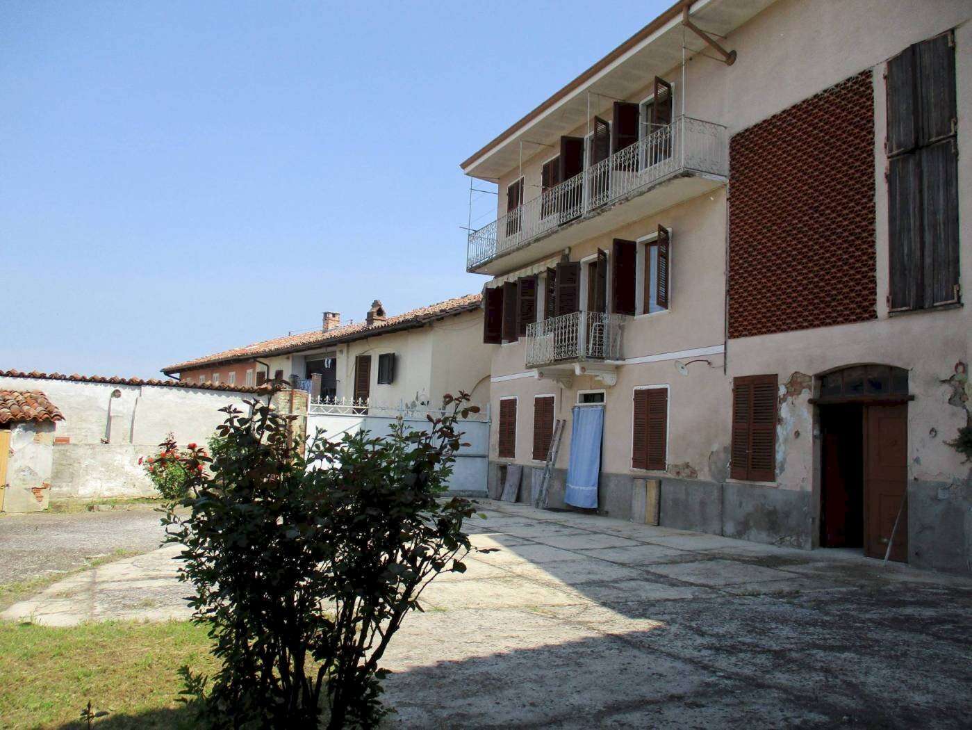 Rustico, Tonco