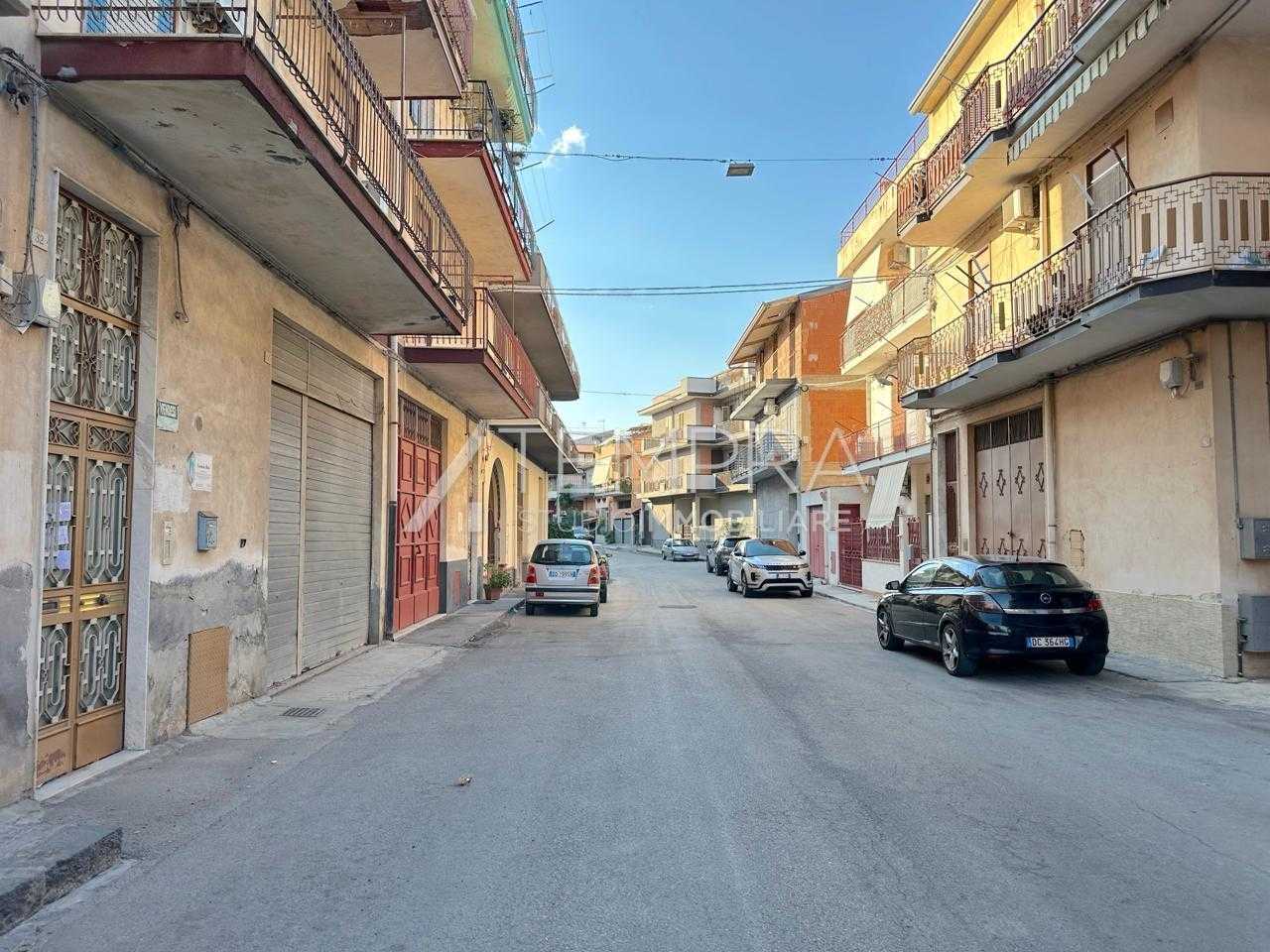 Appartamento Via della Costituzione, Adrano
