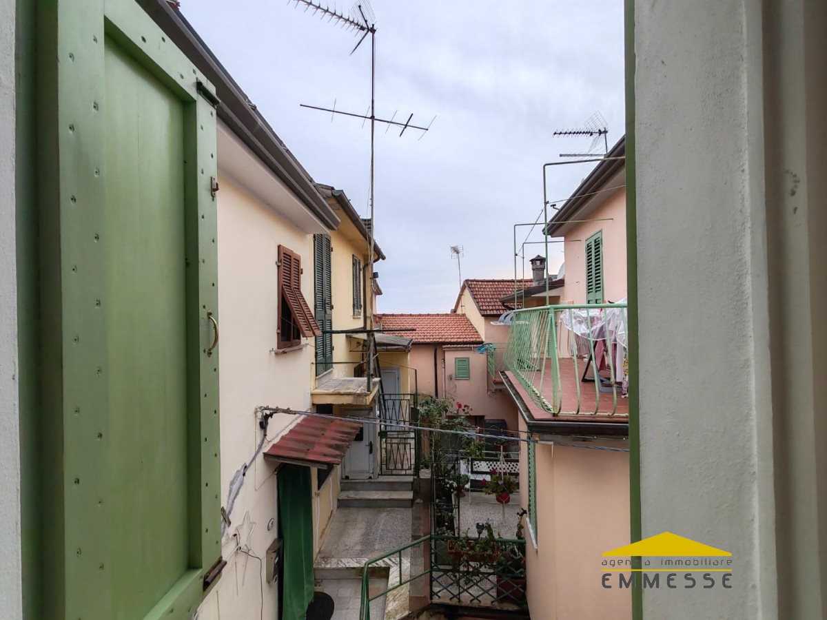 Appartamento via capaccola, Massa