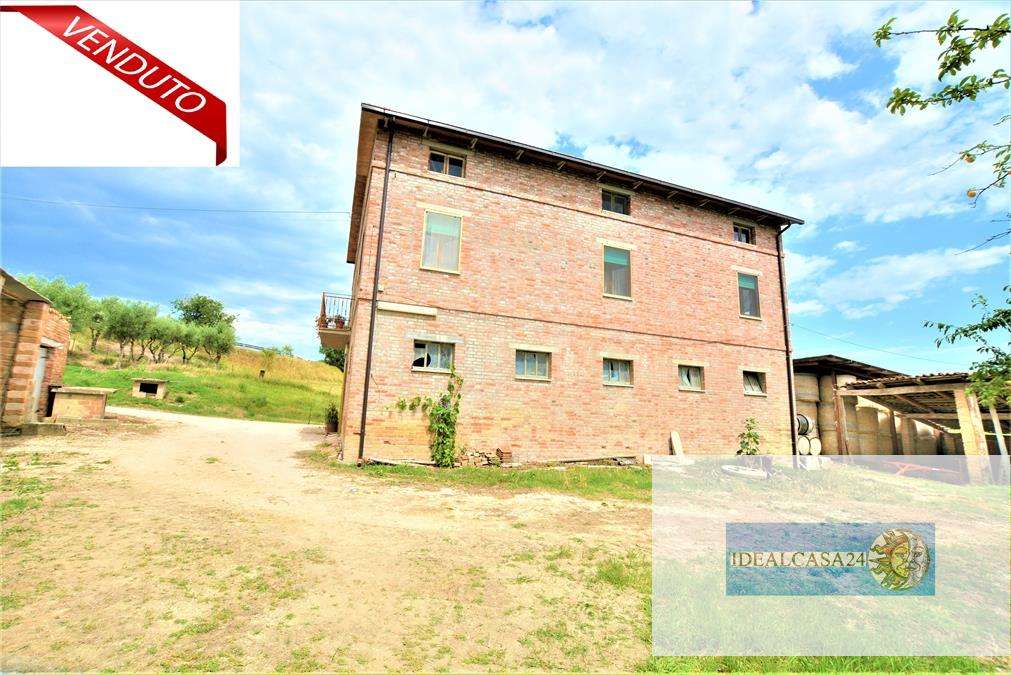 Casa indipendente San Ginesio C.da santa Maria D'alto Cielo, San Ginesio
