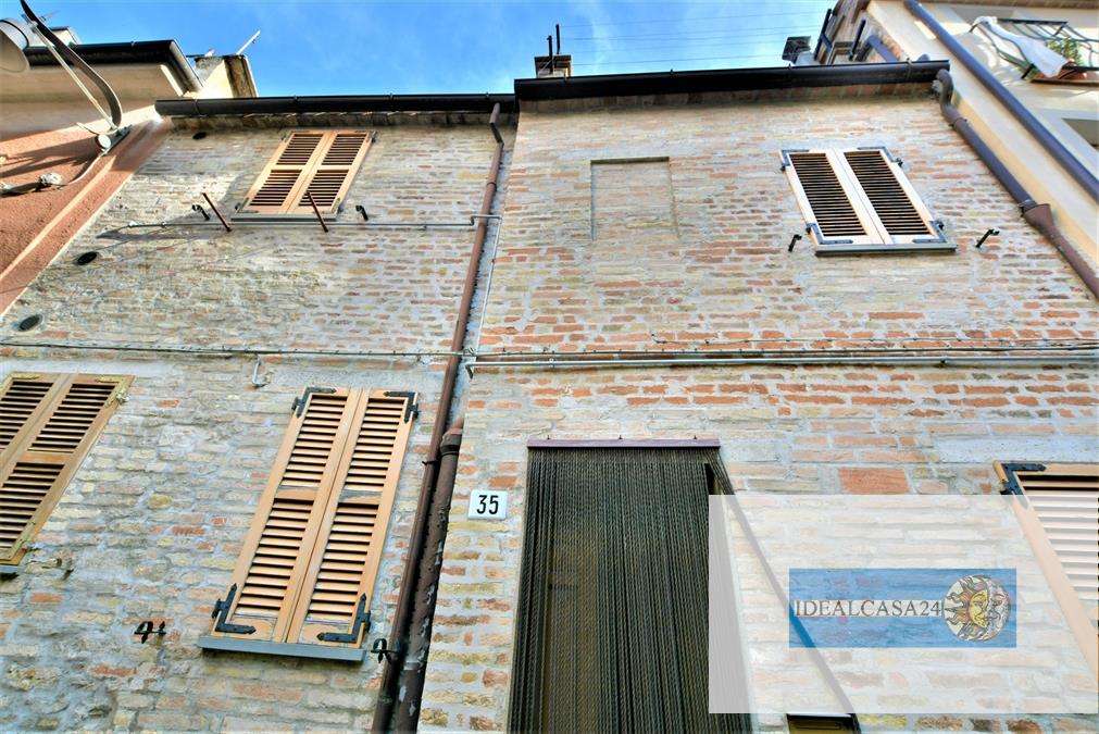 Casa indipendente Loro Piceno Via Monte Grappa, Loro Piceno