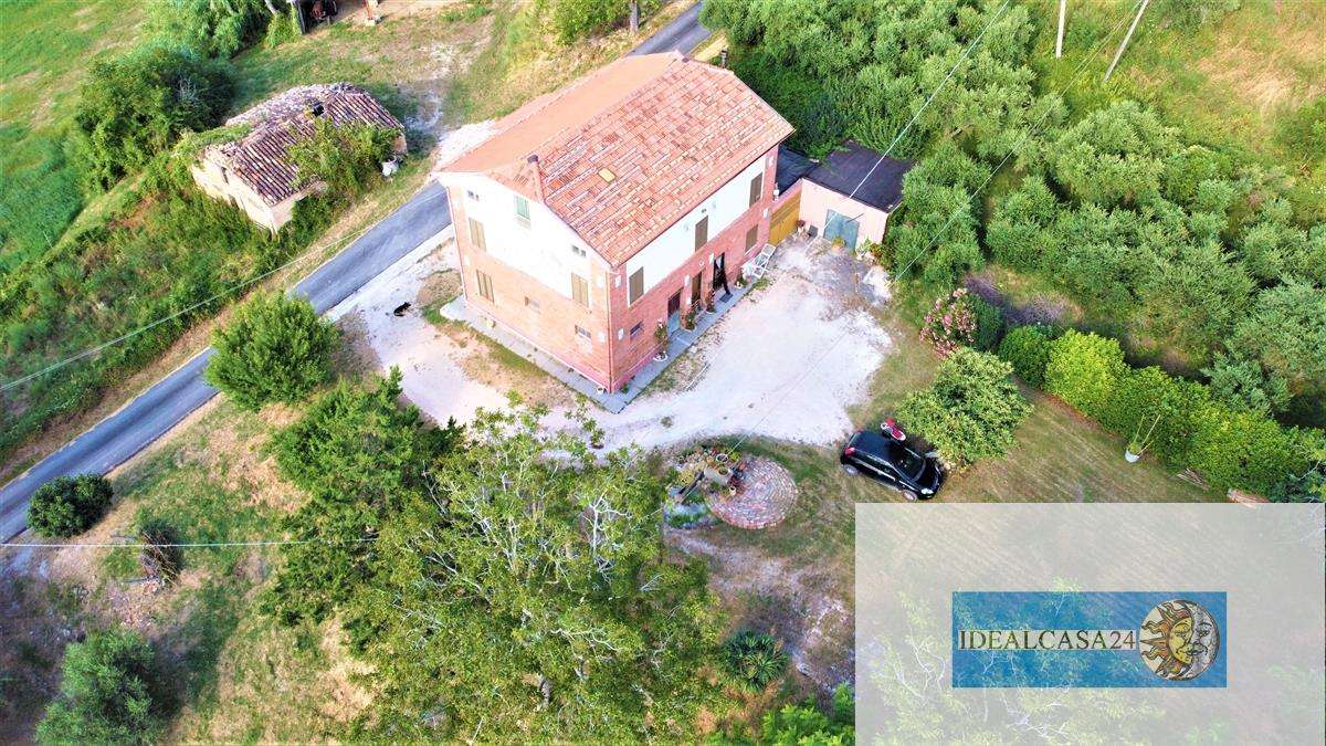 Casa indipendente Sant'Angelo in Pontano c.da Capo D'ete, Sant'Angelo in Pontano