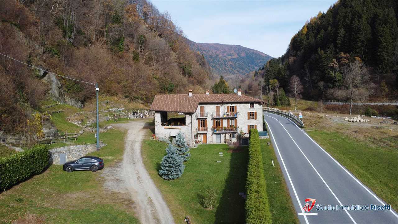 Villa Via Luigi Folonari, Edolo