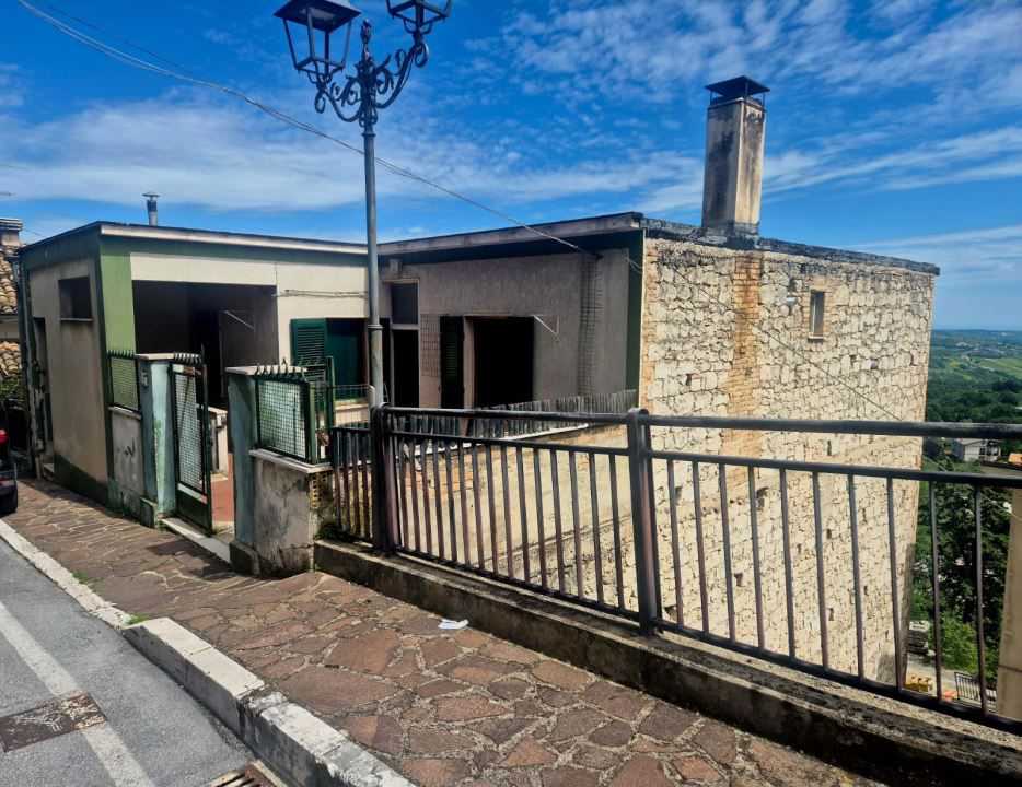 Villa Via casere, Pretoro