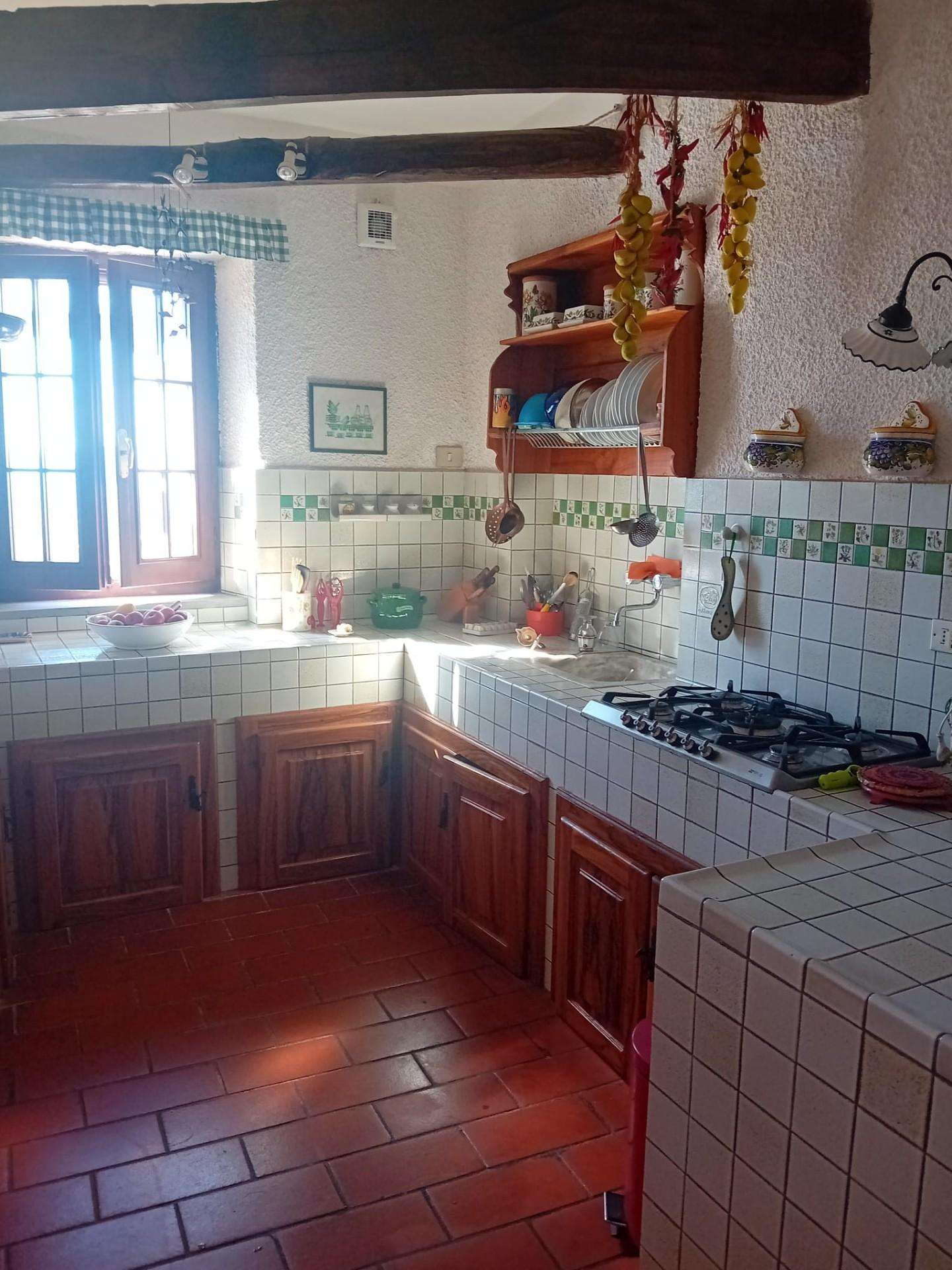 Palazzo - Stabile Al Cornoviglio, Calice al Cornoviglio