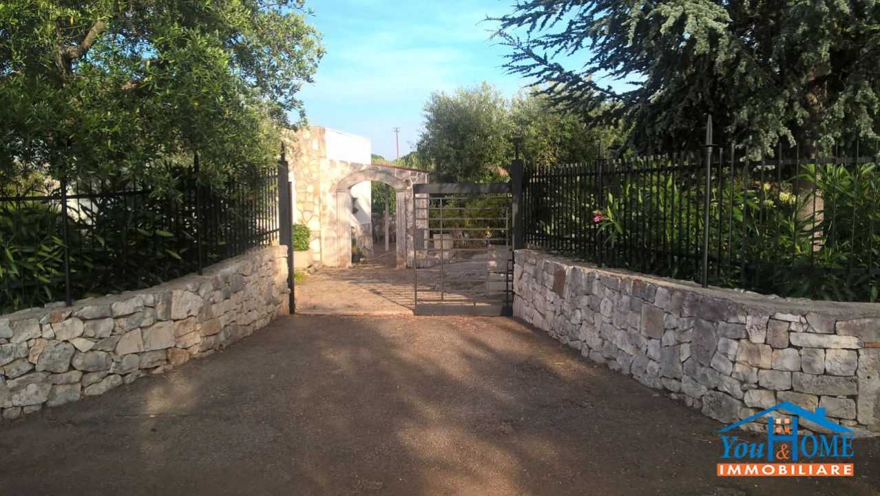 Villa strada comunale conzane, Castellana Grotte