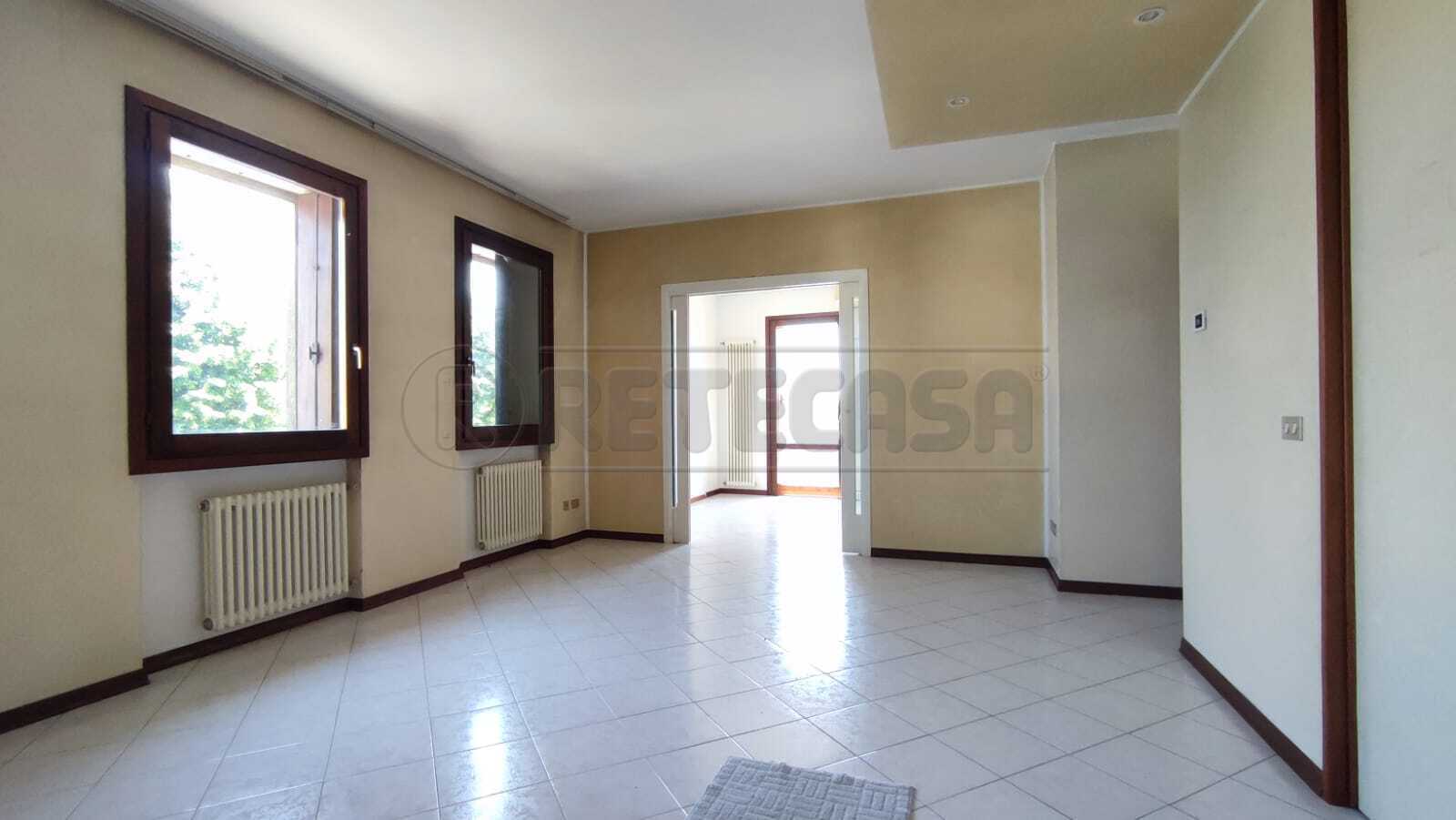 Appartamento Via Pesa, Montebello Vicentino
