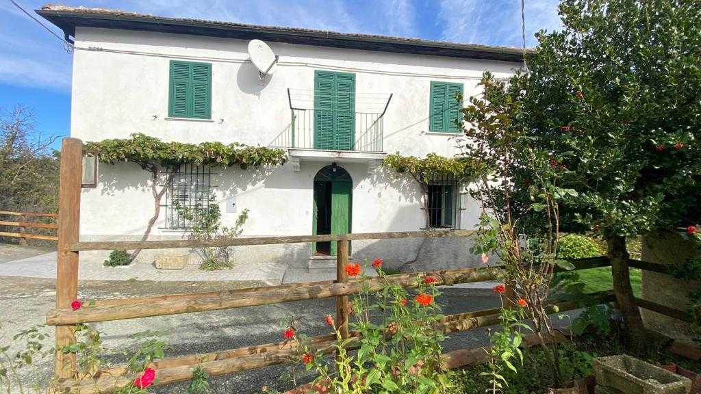 Casa indipendente Località Garbarini, Pareto