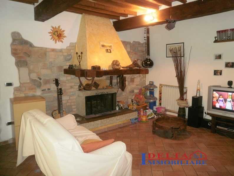 Casa Bi - Trifamiliare via marconi 10, Castellina Marittima