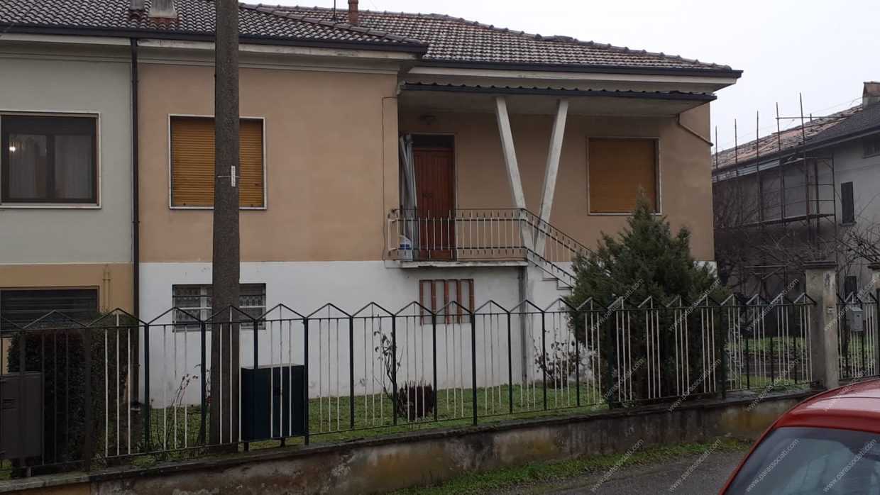 Casa Bi - Trifamiliare, Casei Gerola