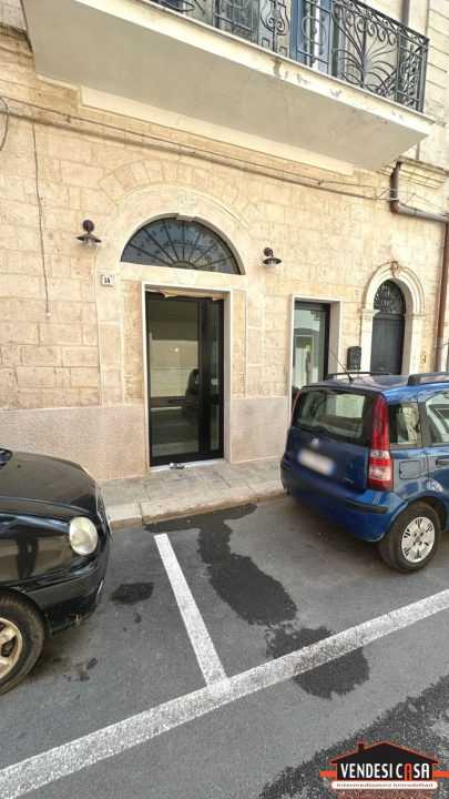 Locale commerciale Via Nicolai, Adelfia