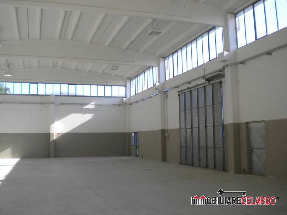 Capannone loc. belvedere  ingresso 2, Colle di Val d'Elsa