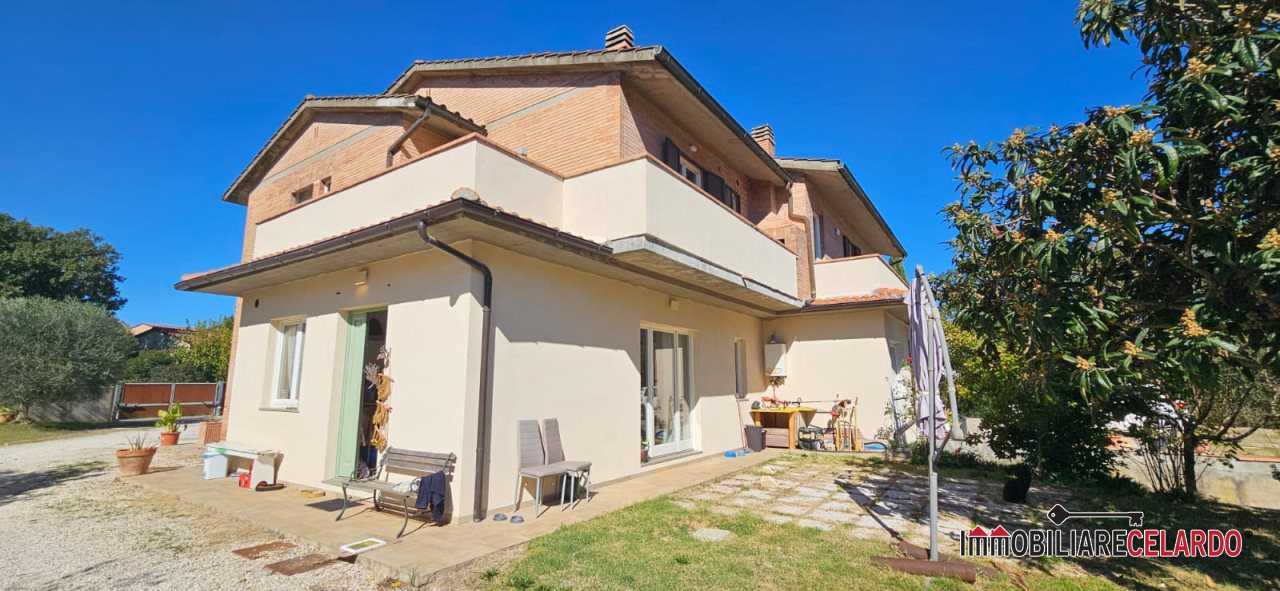 Villa via della colombaia, Colle di Val d'Elsa