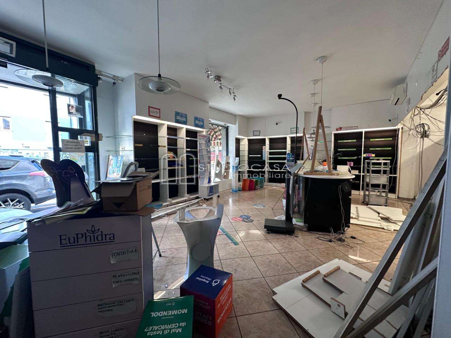 Locale commerciale Emilia, Pisa
