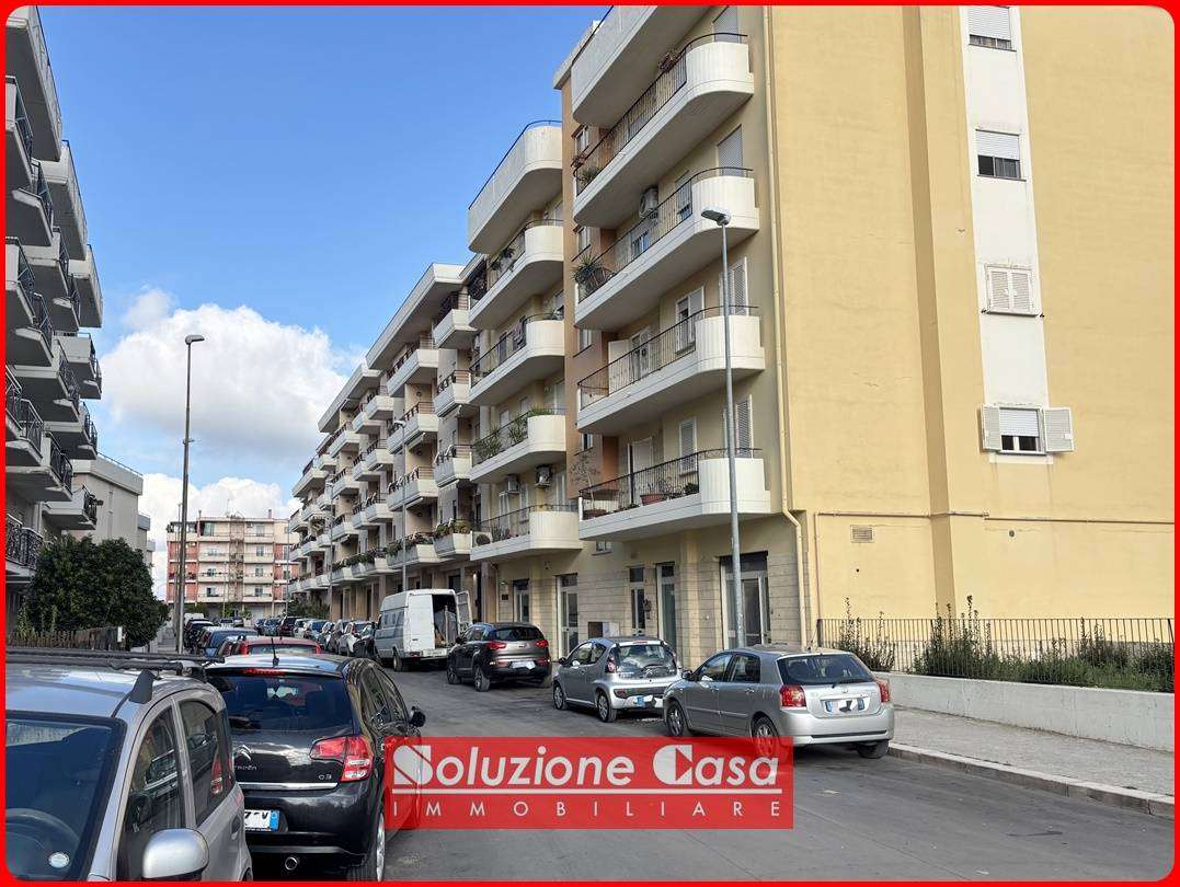 Locale commerciale Via Gen. Del Vento, Canosa di Puglia