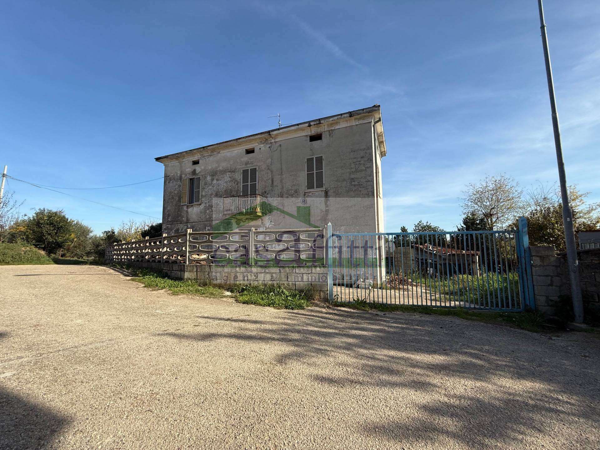 Casa indipendente Contrada Foreste 18, Miglianico