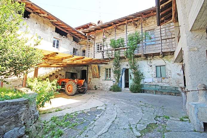 Rustico via Formorone, Caprino Bergamasco