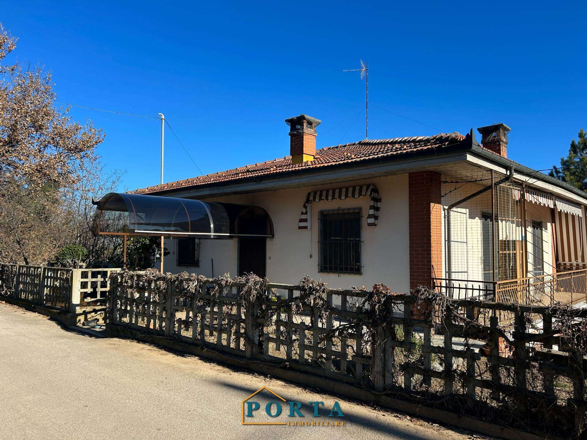 Villa Località Pià10b, Piozzo