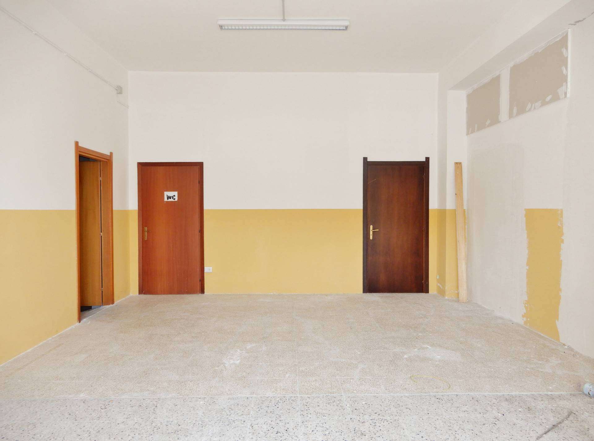 Negozio via Mottola d'Amatosnc, Catanzaro