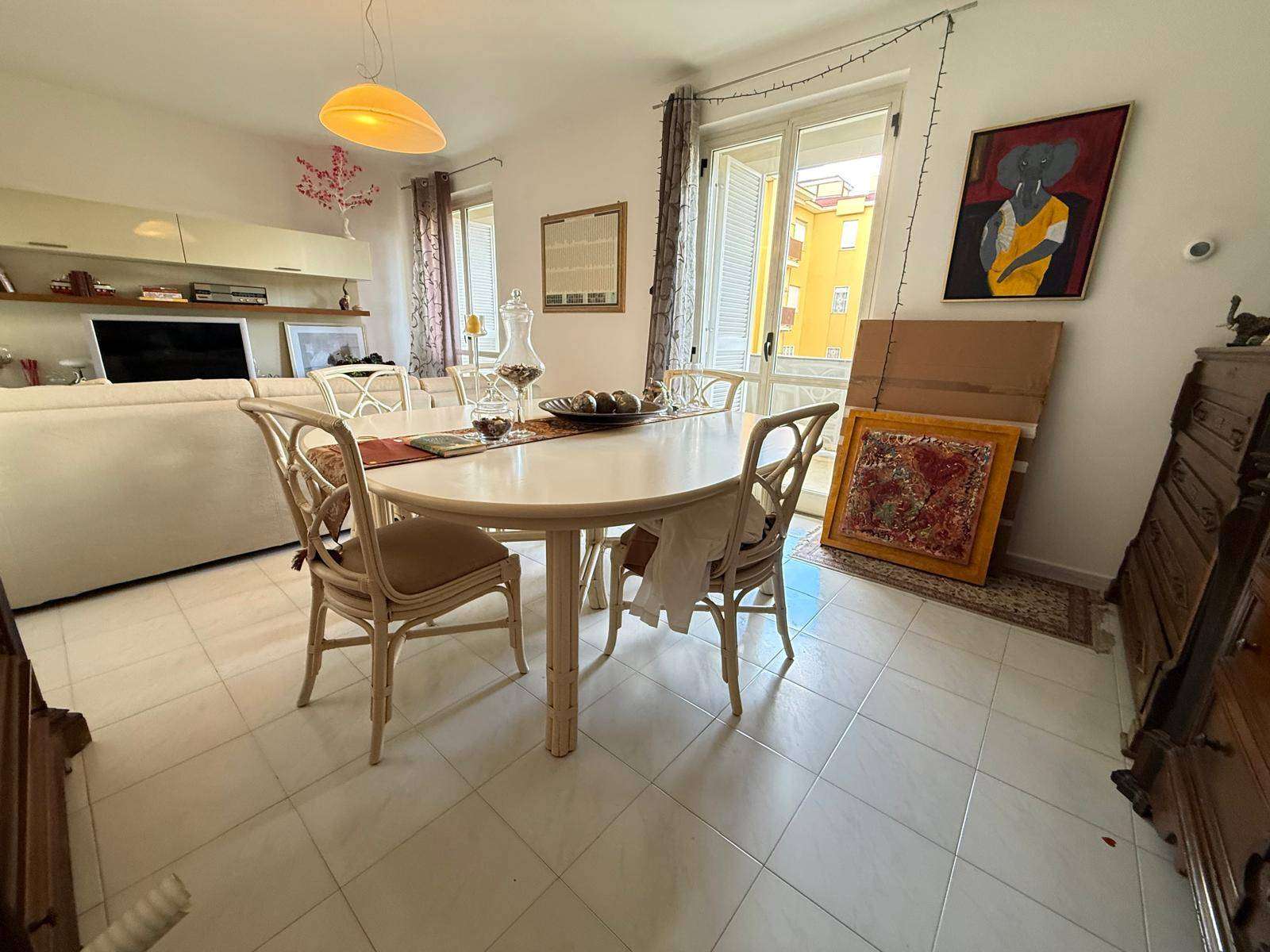 Appartamento via Tescione81, Caserta