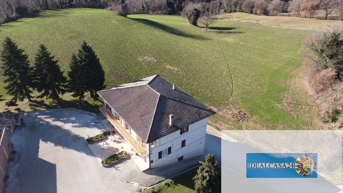 Casa indipendente camporotondo di fiastrone c.da colvenale n. 7, Camporotondo di Fiastrone