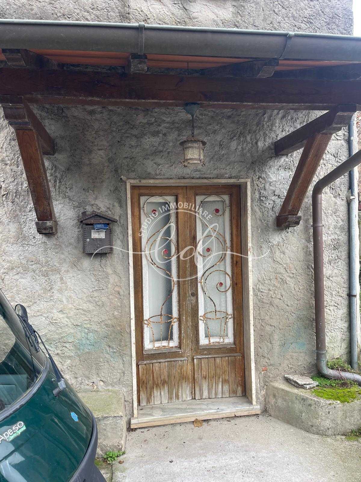 Porzione di casa via  montemagno, Camaiore