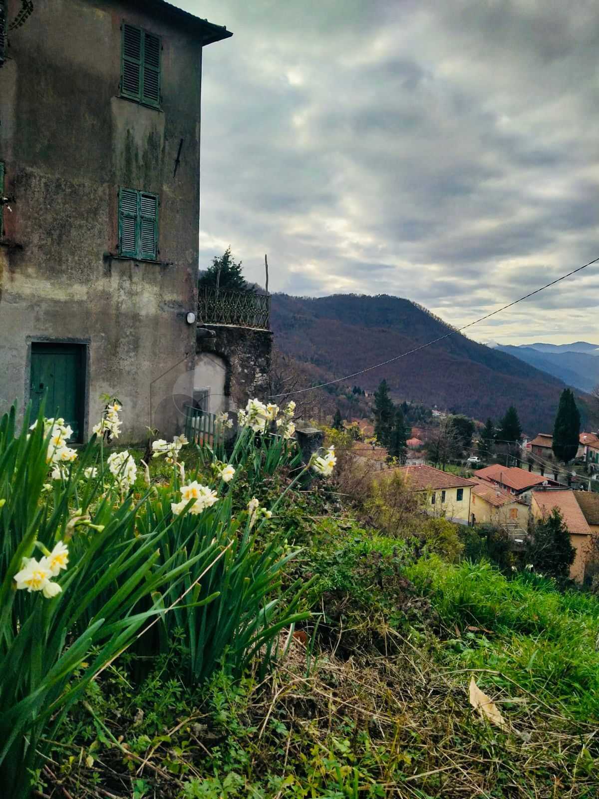 Casa indipendente Loc. Le Cassonare, Calice al Cornoviglio