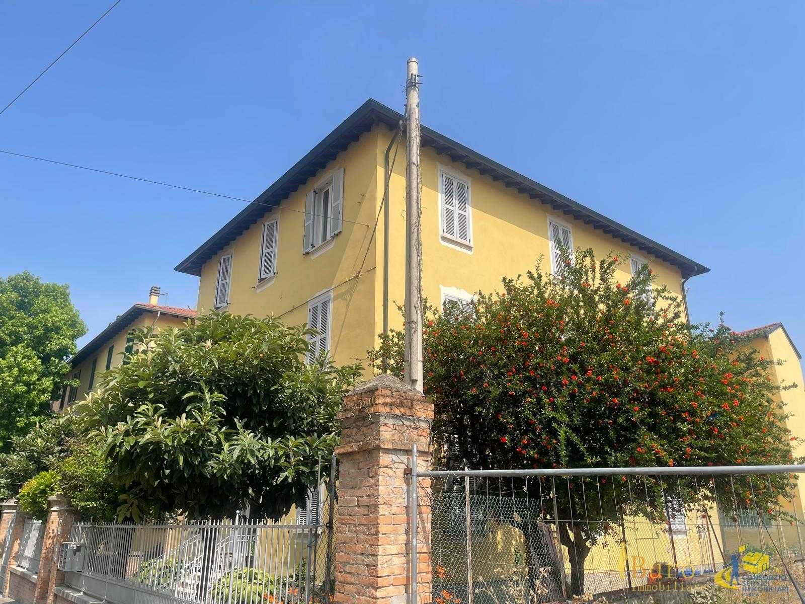 Porzione di casa Strada Alessandria, Parma
