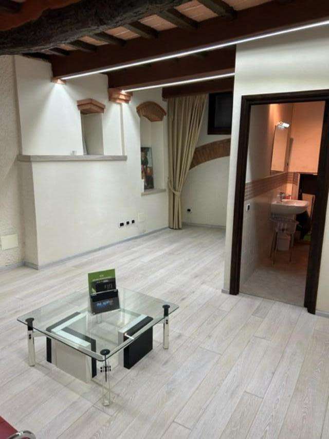 Porzione di casa delle Terme, Siena