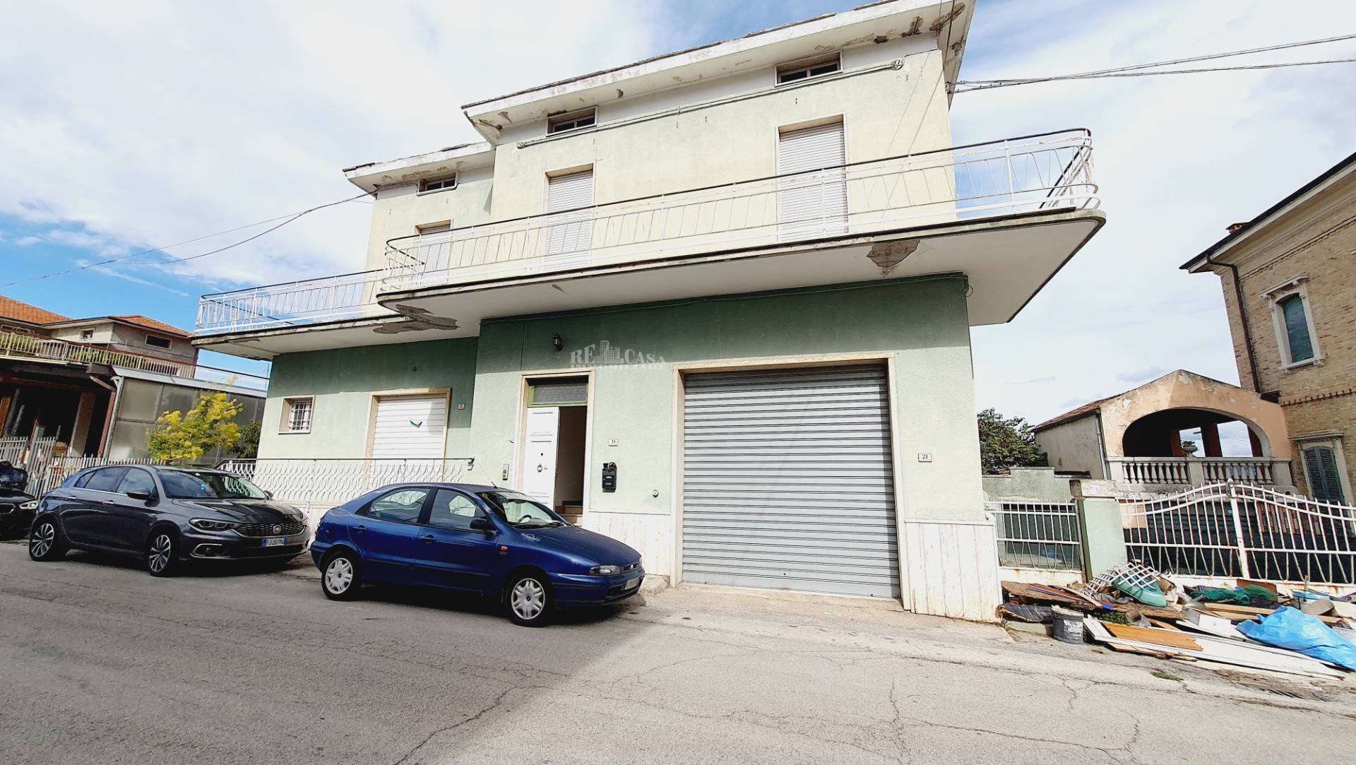 Casa indipendente Viale Alcide De gasperi, Monsampolo del Tronto