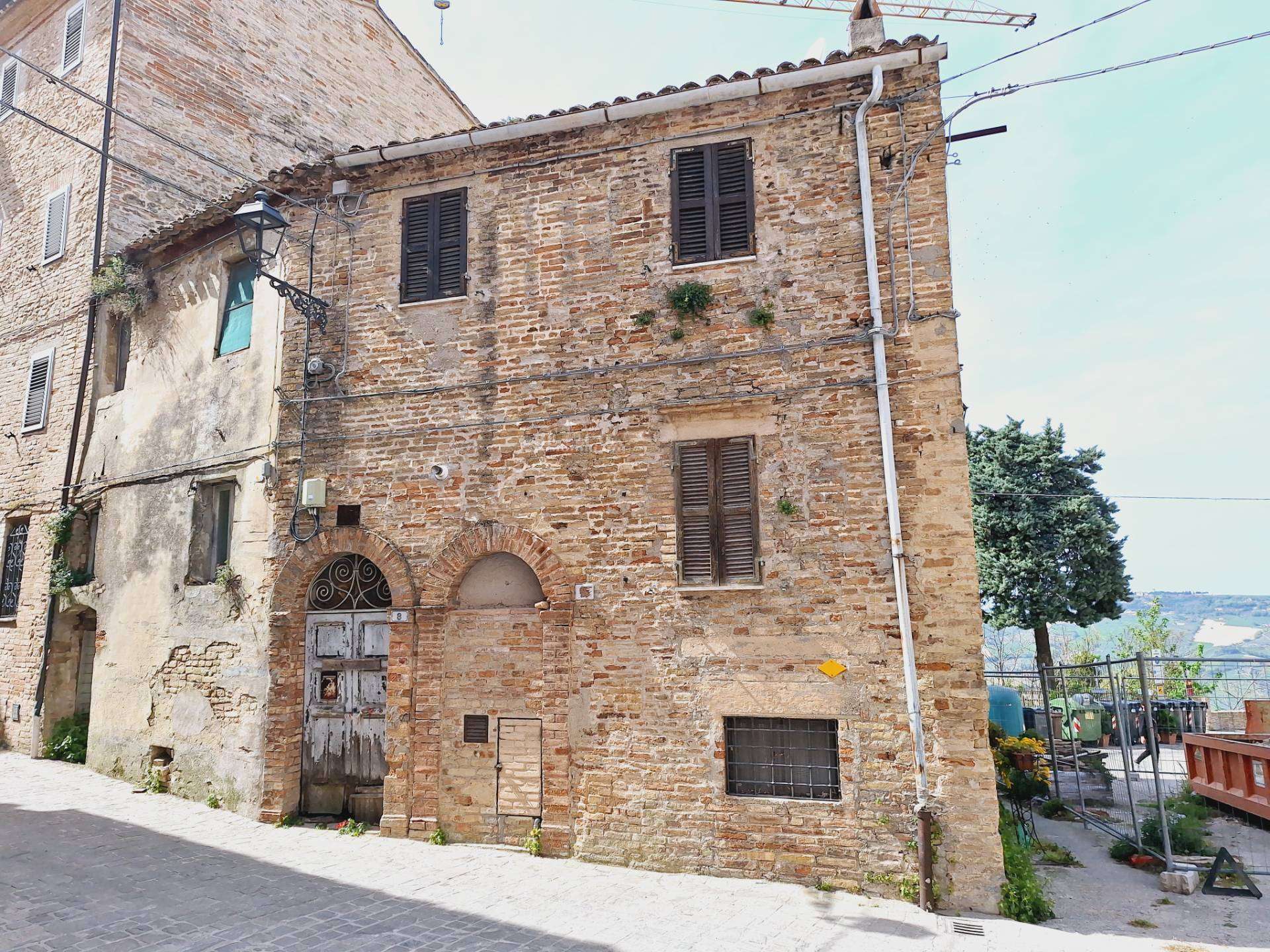 Casa indipendente piazza fiume6, Montefiore dell'Aso