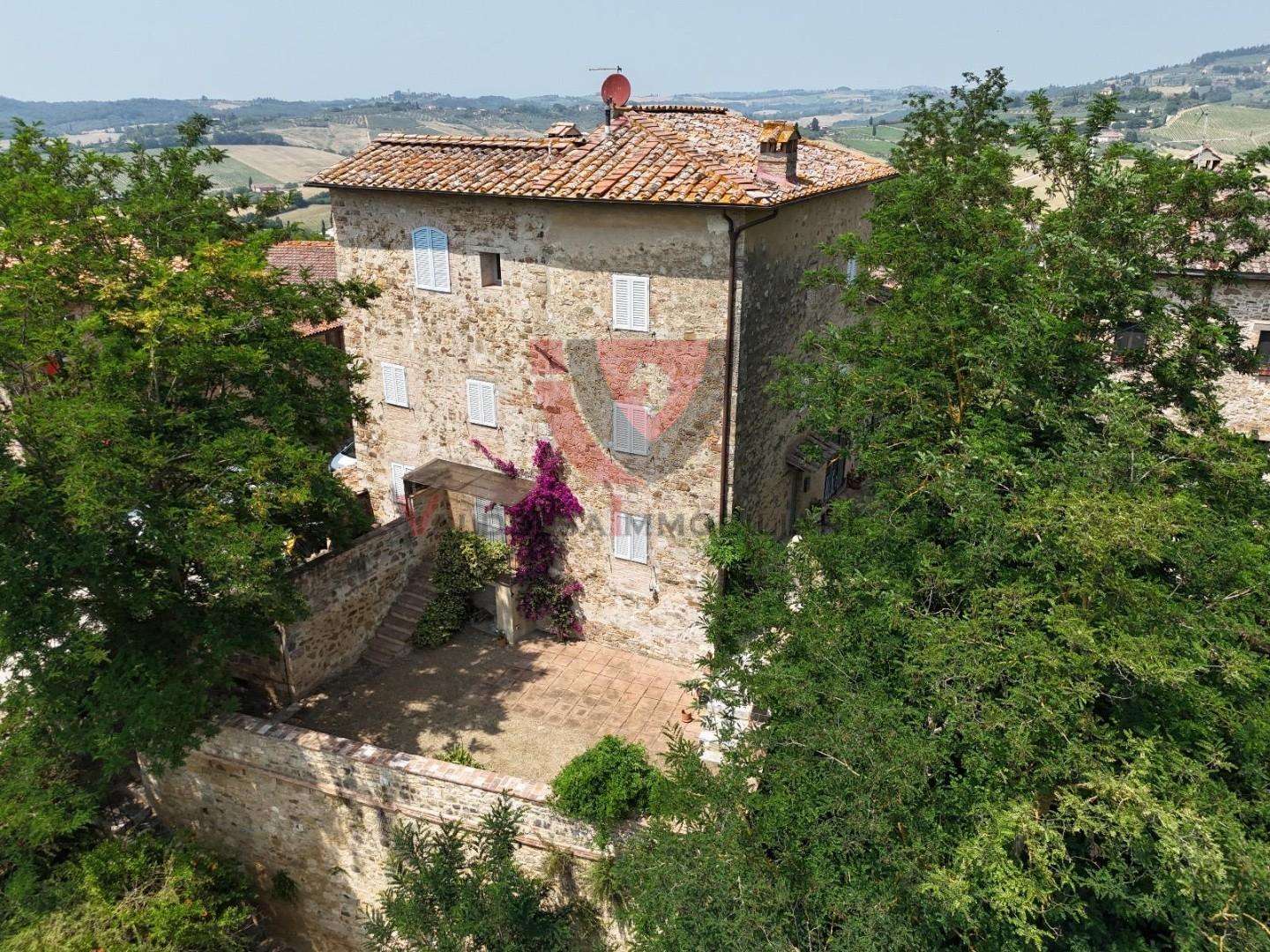 Palazzo - Stabile Località Gavignano,  24, Poggibonsi