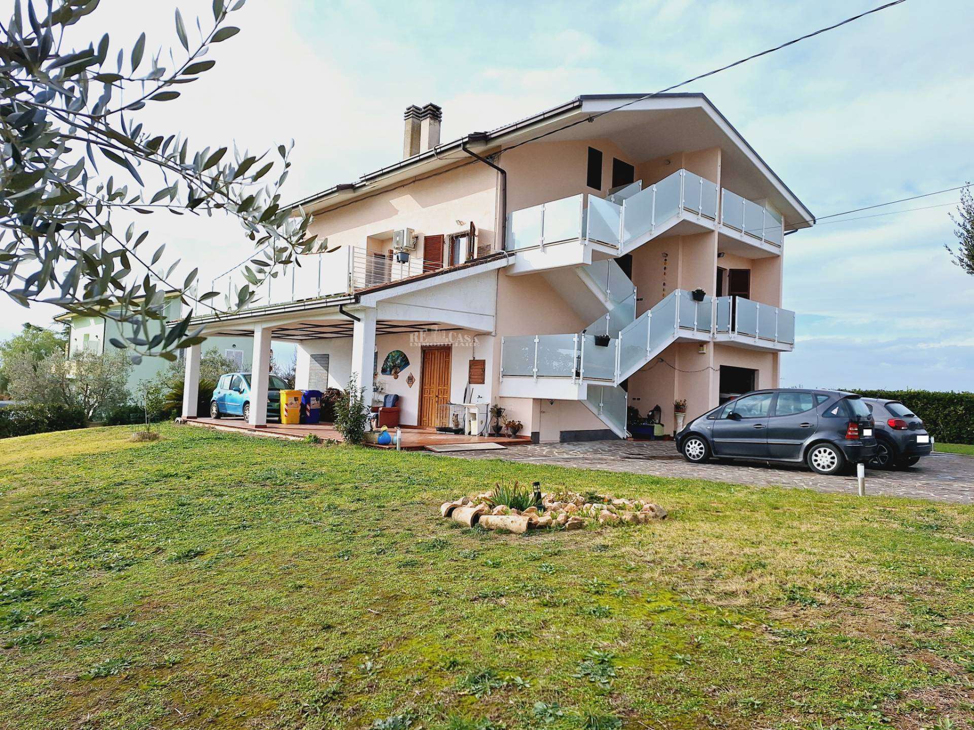 Villa contrada montetinello25, Monteprandone