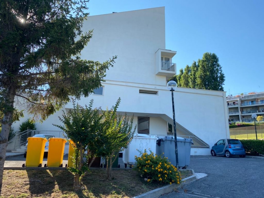 Appartamento via r. livatino, 12  loading=