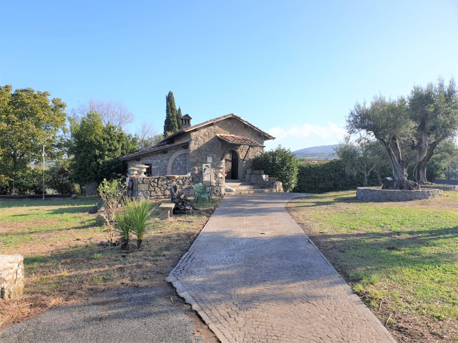 Casale Via dei Laghi  - foto 2