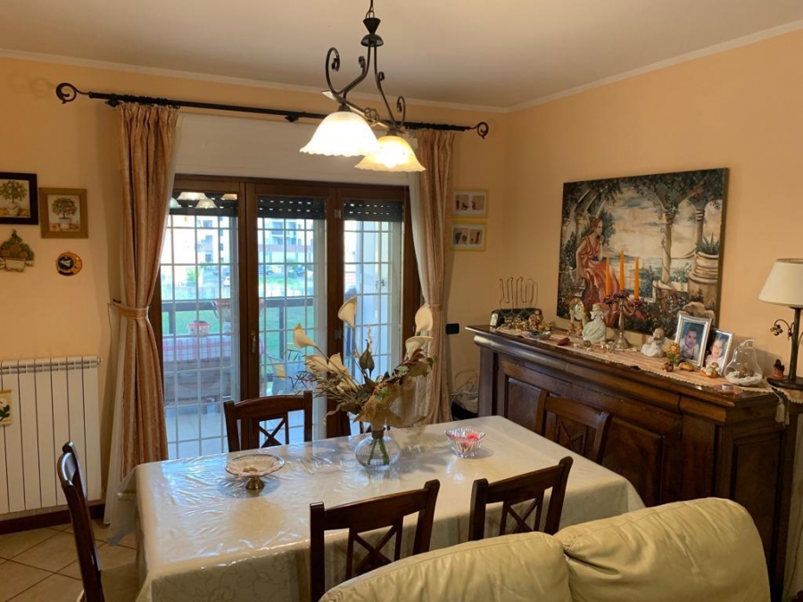 Appartamento Via Della Rinascita, 12  - foto 2