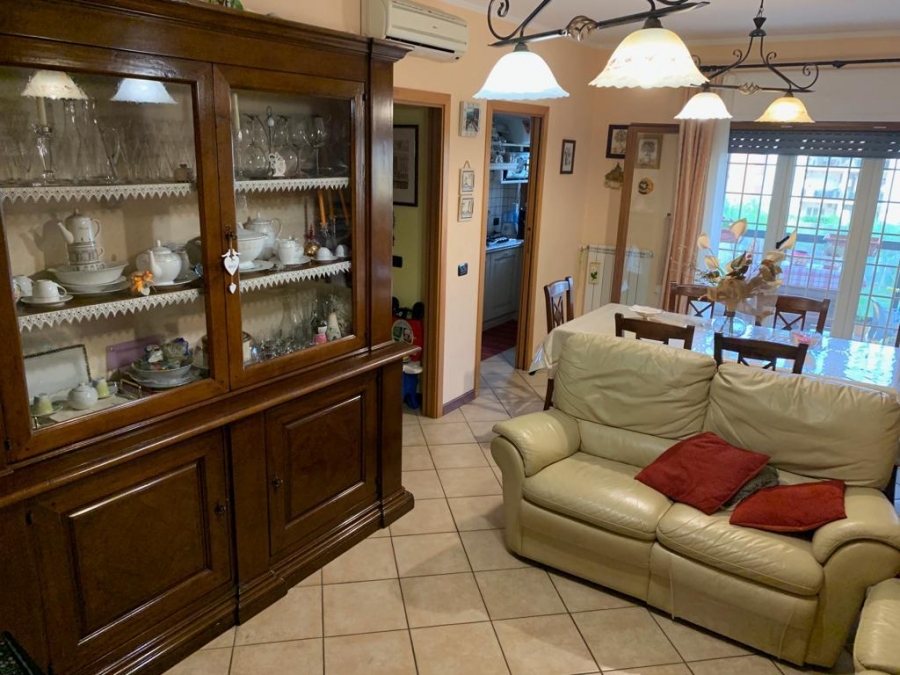 Appartamento Via Della Rinascita, 12  - foto 3