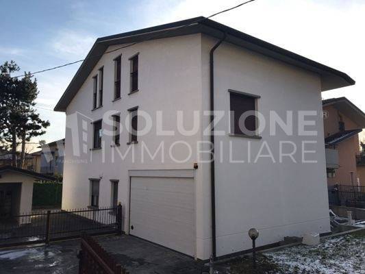 Appartamento VIA ADAMELLO  loading=