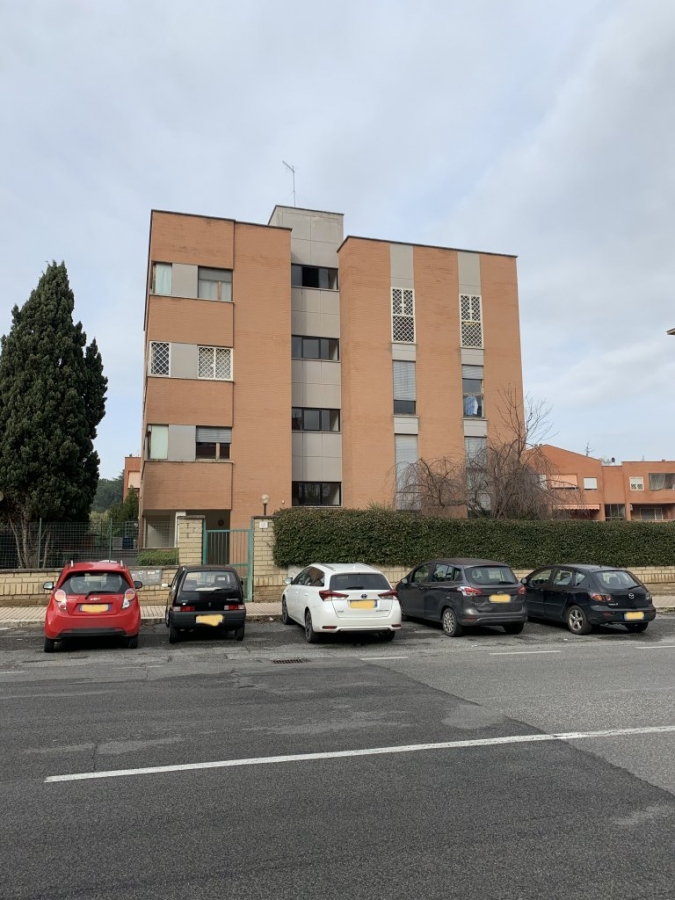 Appartamento via vincenzo tieri, Roma
