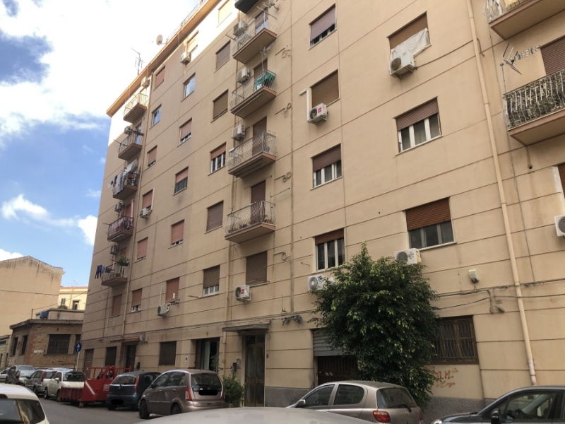 Appartamento via pietro geremia 16 