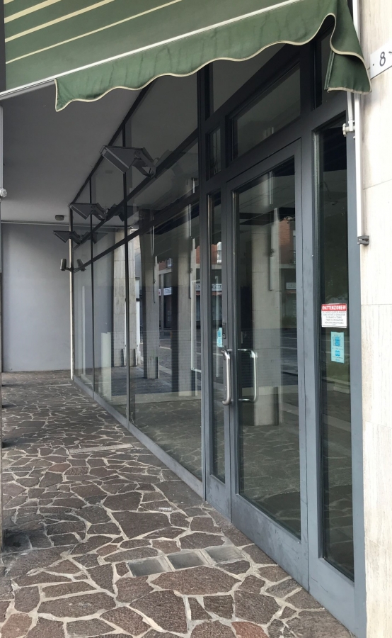Locale commerciale Piazza XV Martiri 7  - foto 4