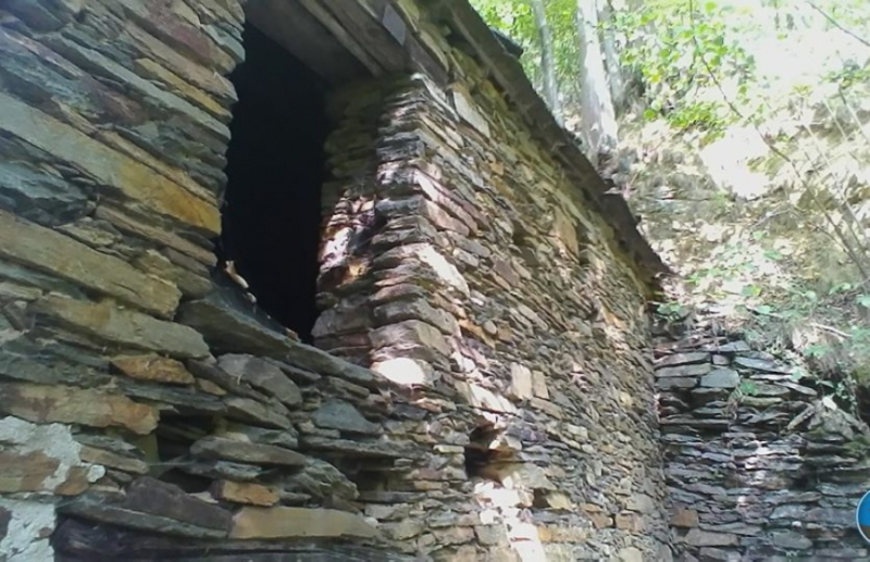 Rustico loc. Roccia Inf.  - foto 2